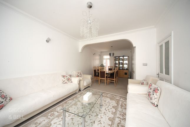 37, Conway Road, Luton photo 3