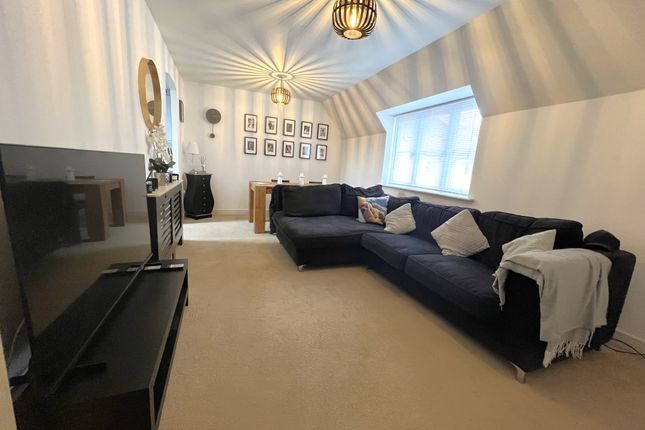 5, Riverside Way, Sible Hedingham photo 3