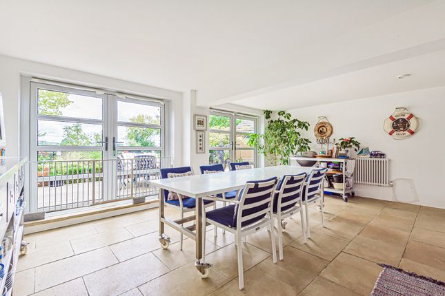 Detached house for sale in River Gardens, Reading, Berkshire