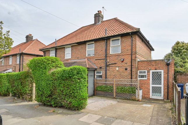 Saxon Drive, West Acton photo 2