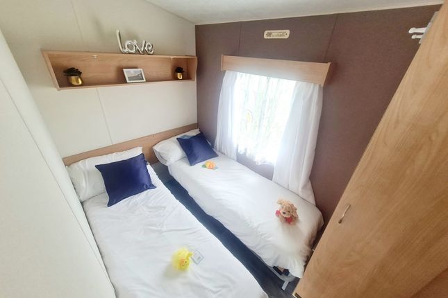 Dovercourt Holiday Park, Harwich photo 4