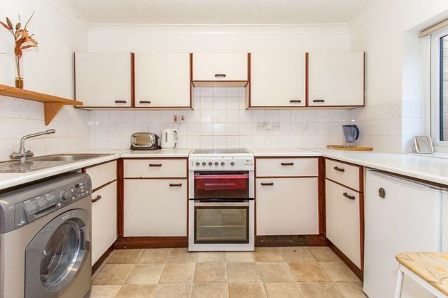 Flat for sale in Windmill Grange, Cambridge