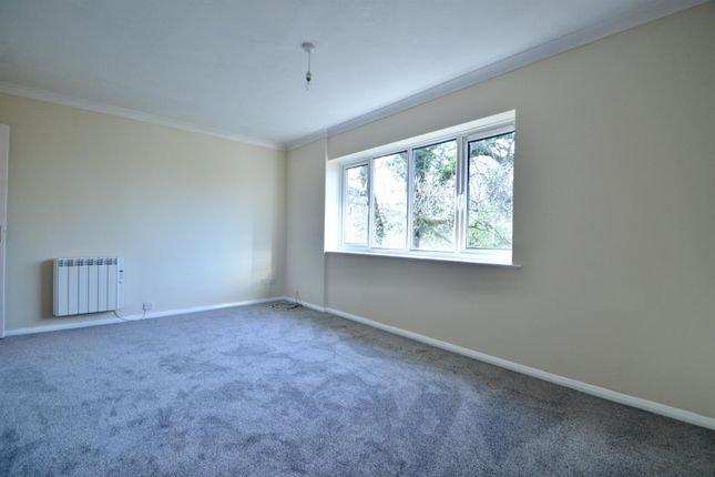 Flat for sale in Balcombe Road, Crawley