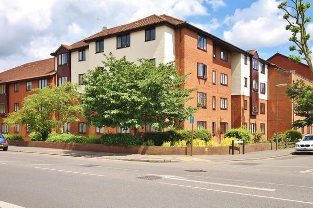 Flat to rent in Romana Court, Sidney Road, Staines-Upon-Thames, Surrey