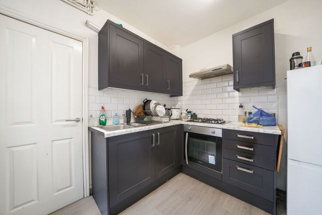 136 Dennett Road, Croydon photo 2