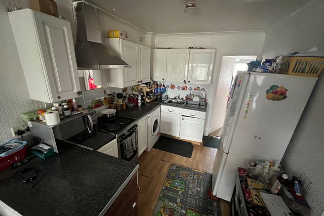 Flat to rent in Staines Road, Feltham
