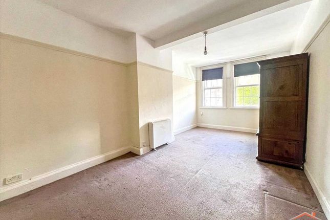 226A, Station Road, Edgware photo 2