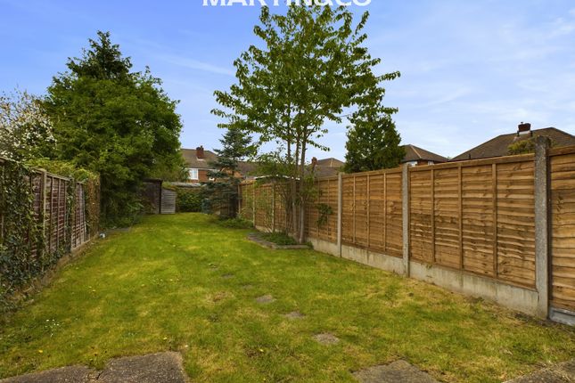 4, Stuart Way, Staines-upon-thames photo 4