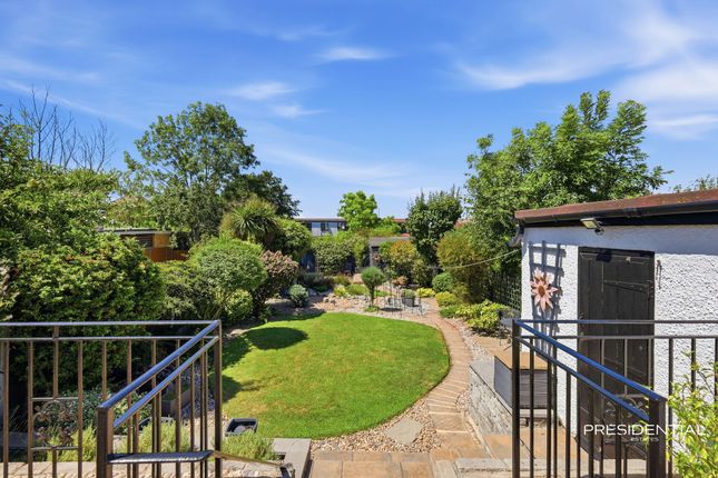 20 Seymour Road, Chingford photo 4