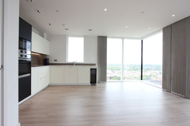 Kingly Building, 18 Woodberry Down , London photo 2