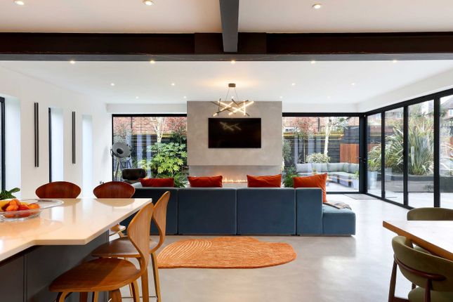 26, Meadow Lane, Buckinghamshire photo 2