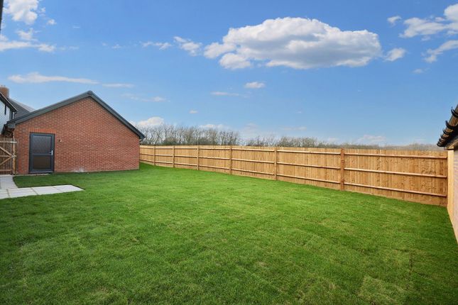 Detached house for sale in Waylett Crescent, Warehorne