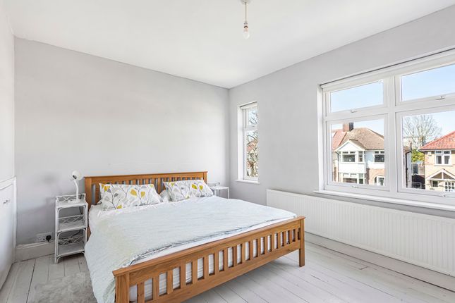 75, Whitton Dene, Hounslow photo 4