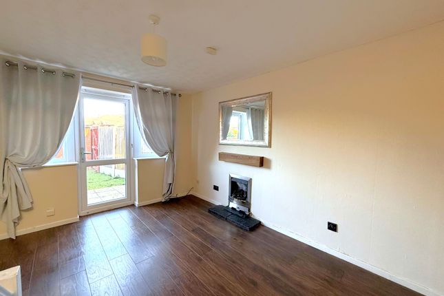 96, Millfield Gardens, Kidderminster photo 5
