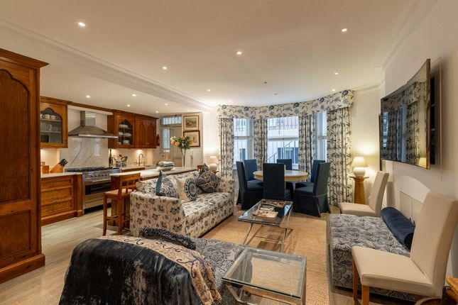 Flat to rent in Cadogan Square, Knightsbridge