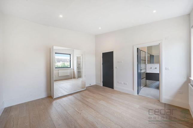 Thumbnail Flat to rent in Great North Road, London