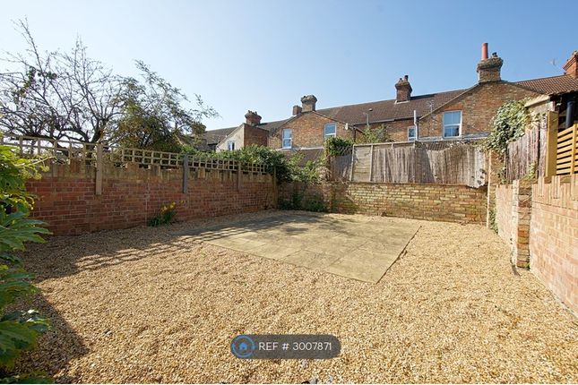 Flat   Foster Hill Road, Bedford photo 3