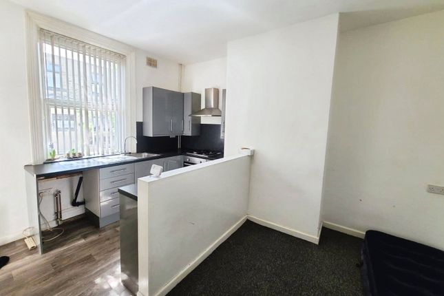 21, Surrey Street, West Yorkshire photo 5