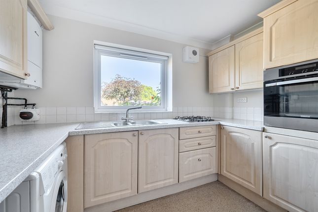 10, Riseley Road, Maidenhead photo 4