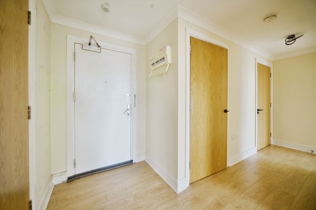 Flat 48, Geary Court, 24, The Concourse, London photo 3