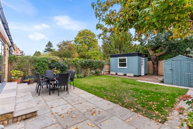 82, Teddington Park Road, Teddington photo 2