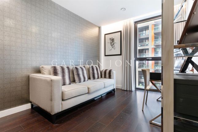 Flat for sale in Madeira Tower, The Residence, 30 Ponton Road, Nine Elms, London