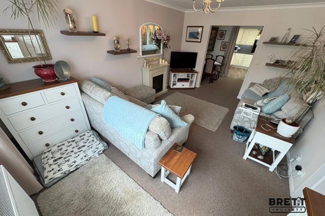 5, Tollgate Court, Milford Haven photo 4