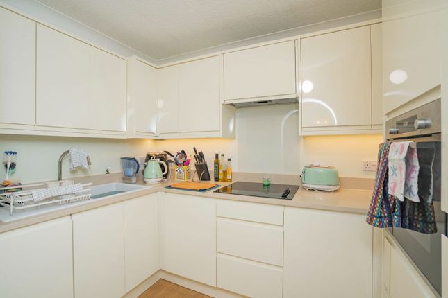 Morgan Court,Flat 27, Worcester Road, Malvern photo 4