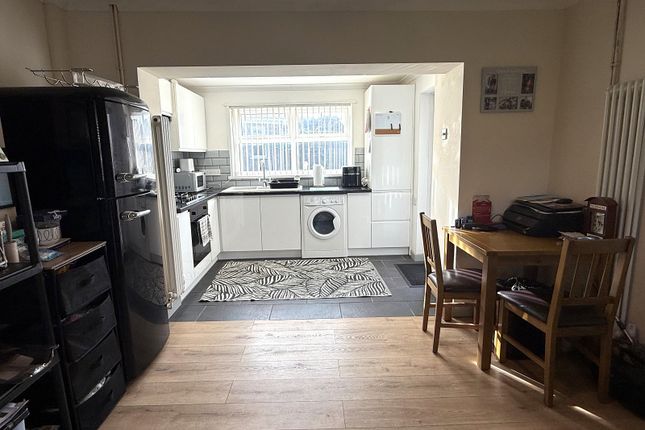 1, Lingfield Avenue, Port Talbot photo 4