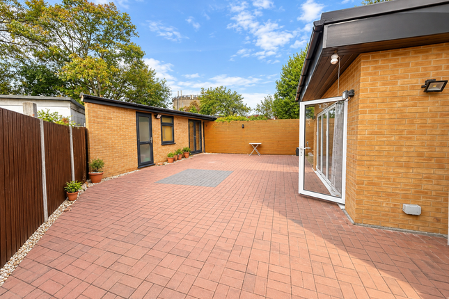 13, Selby Gardens, Southall photo 4