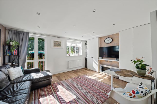 Flat 22, Fenning Court, London Road, Mitcham photo 2
