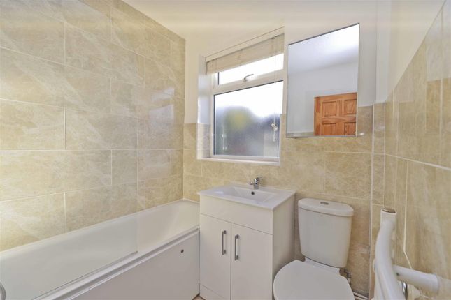 195, Tolcarne Drive, Pinner photo 4