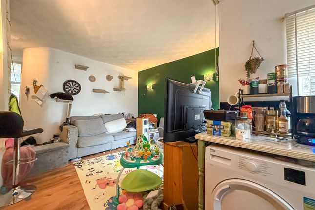 74 Bedford Road, Birkenhead photo 4