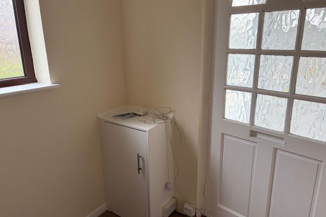 30 Capenhurst Avenue, Crewe, Cheshire photo 3
