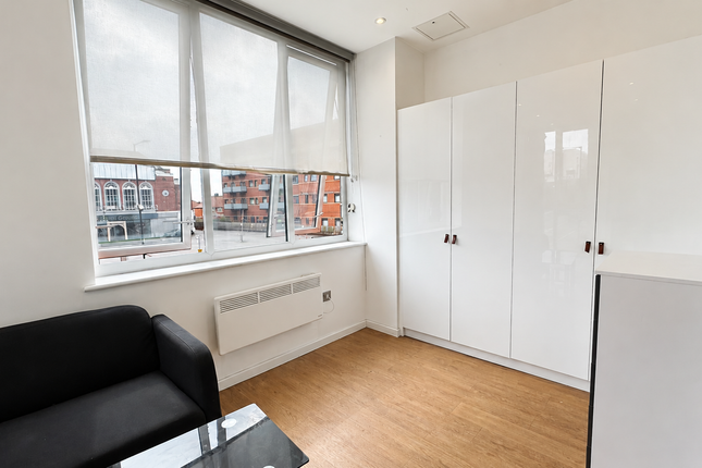 Flat 7, Slough photo 4