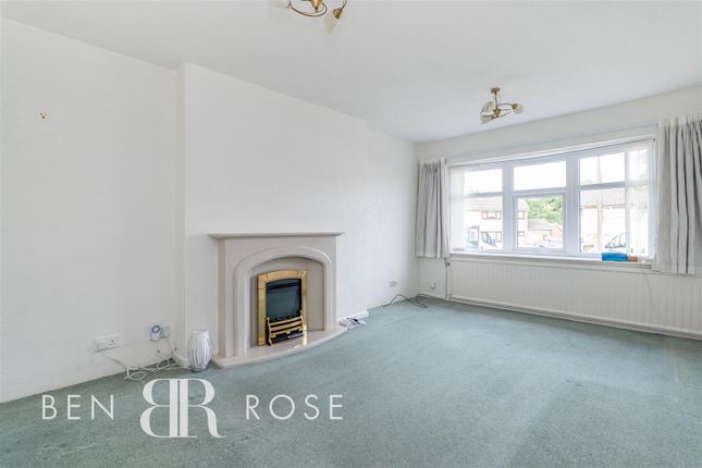 7, Hurn Grove, Chorley photo 2