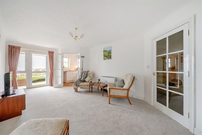 Flat 7, St Aldhelms Court, 15 De Moulham Road, Swanage photo 2