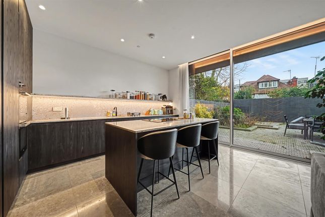 181D, West Heath Road, London photo 3
