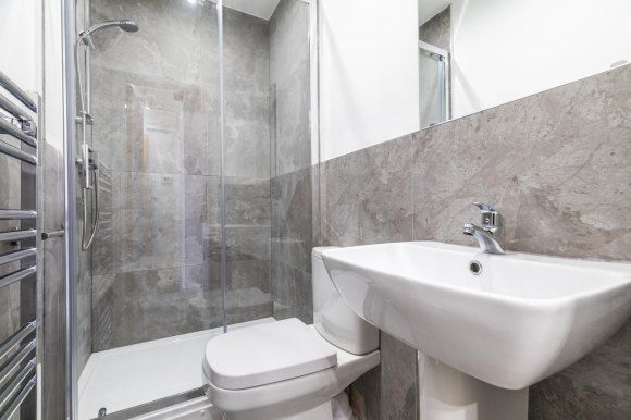 Flat 24A, 24A, Moorland Road, Leeds photo 5