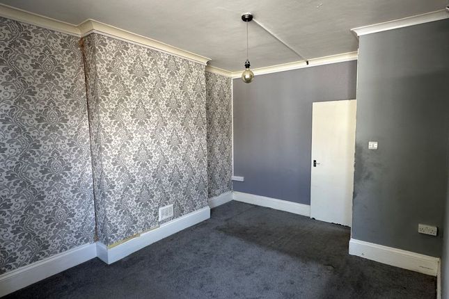 1-bed flat on 88, Ditchling Rise, Brighton, £125,000