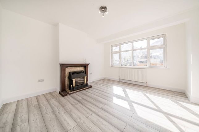 40, Chinnor Crescent, Greenford photo 2