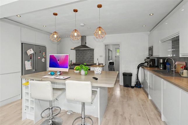 29, Shackleford Road, Woking photo 4
