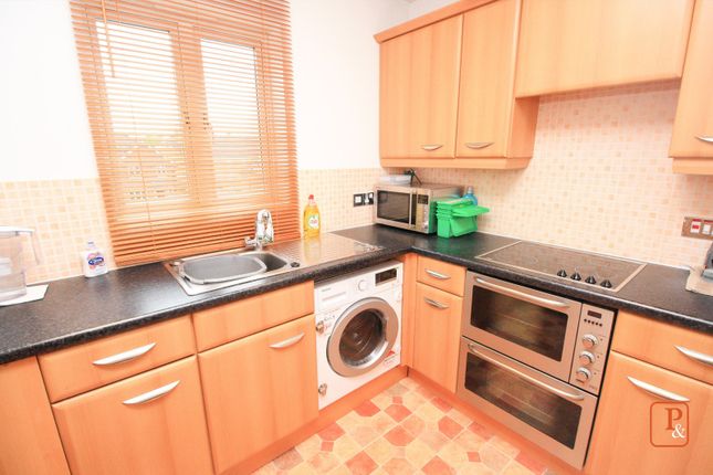 Thumbnail Flat to rent in Clarendon Way, Colchester, Essex