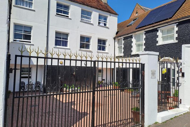 Thumbnail Property for sale in Atlingworth Street, Brighton