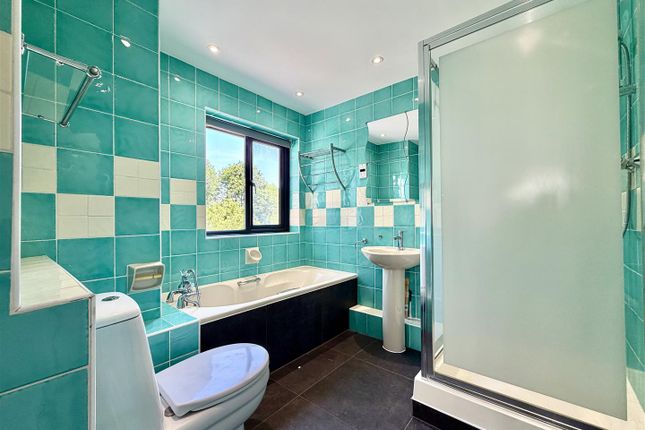 592, Watford Way, London photo 5