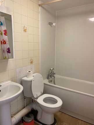 Flat 5, 55, Eastwood Road, Ilford photo 3