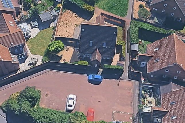 6 Mountsfield Close, Newport Pagnell photo 5
