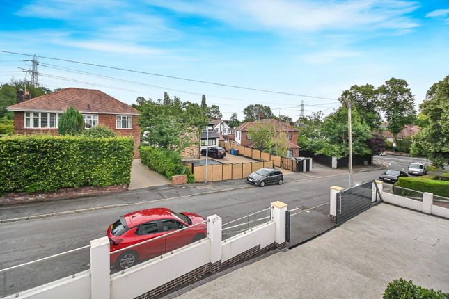 1 Woodstock Drive View To Front (2).Jpg