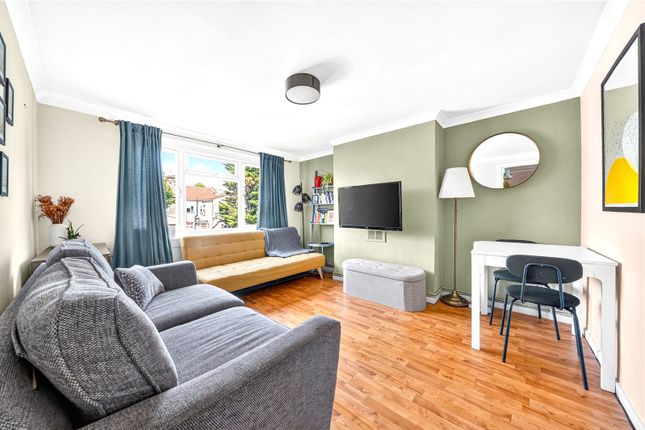 2-bed house on Flat 35 Bulwer Court,, Bulwer Court Road, London, £300,000