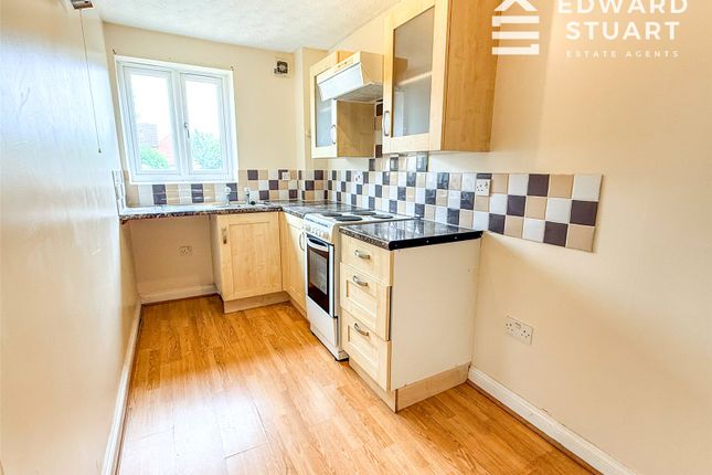 35, Meadenvale, Cambridgeshire photo 3